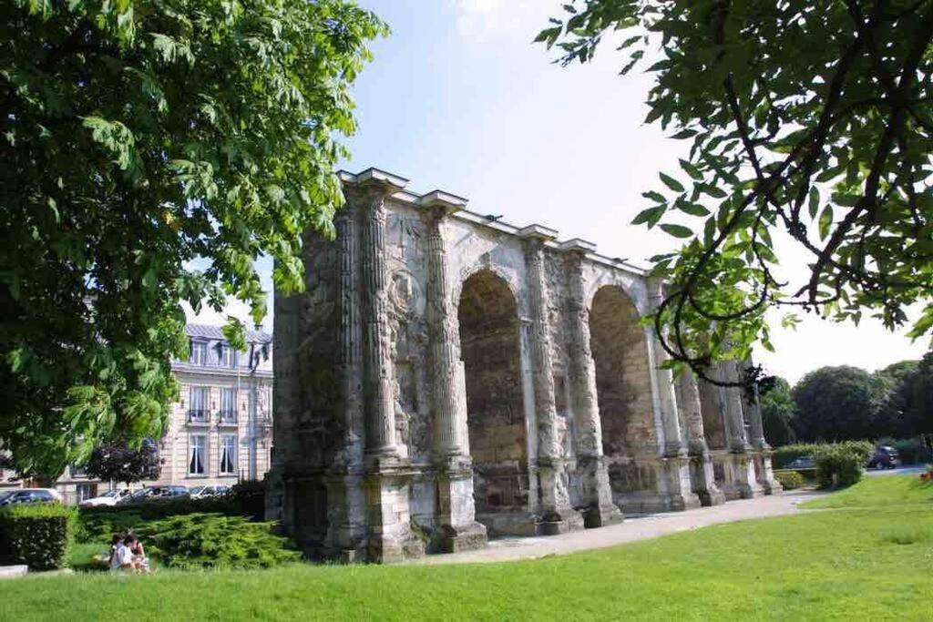Apppartement Des Sacres De Reims Apartment Exterior foto